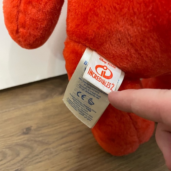 Disney Build-A-Bear The Incredibles 2 Red Teddy Bear Plush Toy - Picture 5 of 7